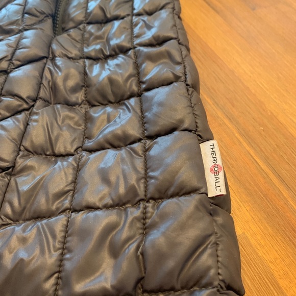 The North Face Gray Quilted Thermoball Parka - Picture 6 of 12